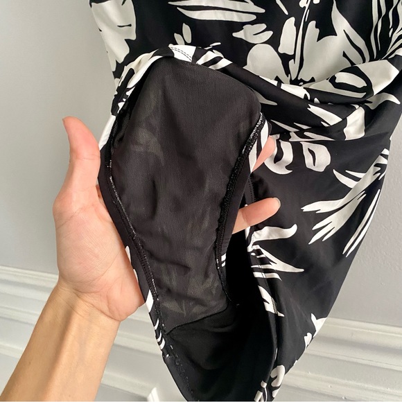 Women’s 10 Floral Jantzen One Piece Swimsuit - Picture 3 of 5